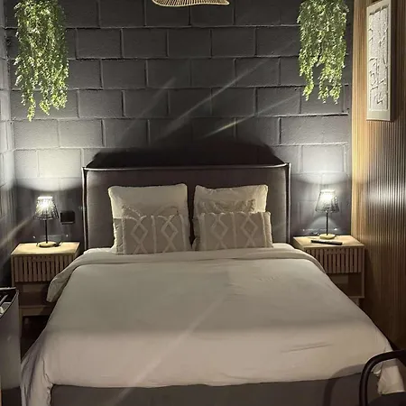 Au Bat Boheme (adults Only) Oda ve Kahvaltı 3*